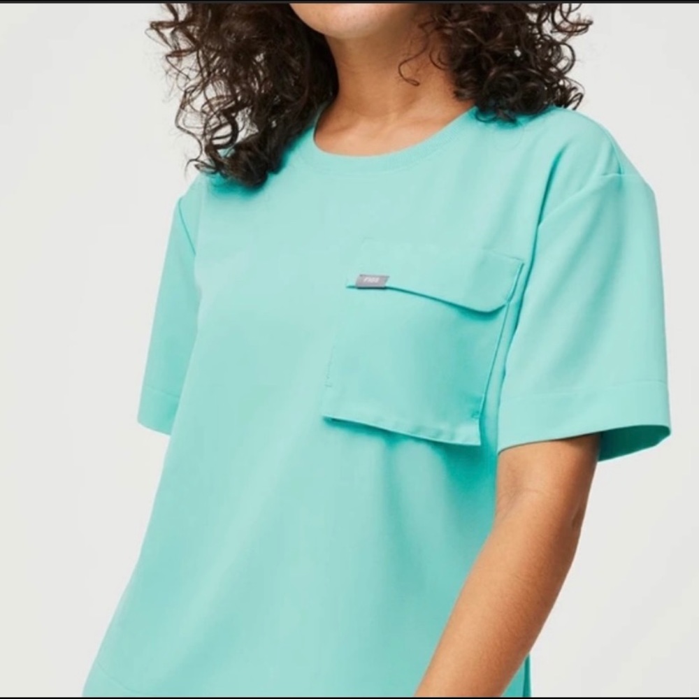Figs Black oversized crew scrub top